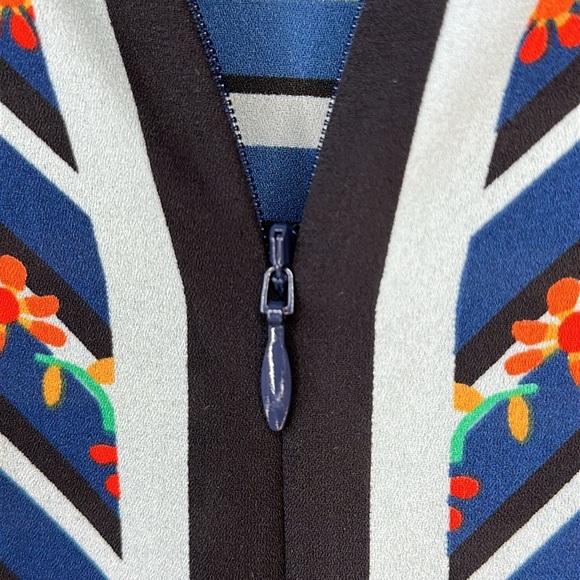 CAbi Floral and Chevron Striped Sleeveless Collard Zipper Front Top 6318 Size L - Picture 5 of 13